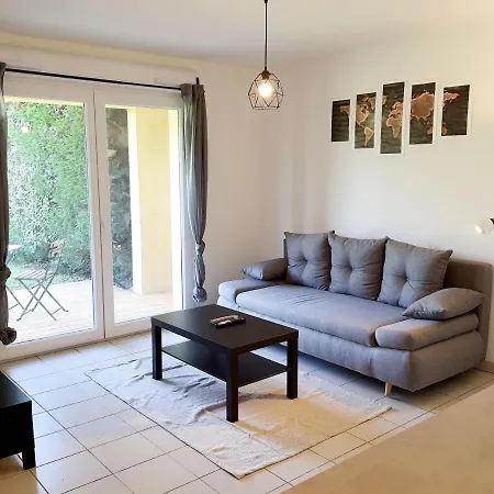 Avec Terrasse Et Jardin Au Calme Proche Bus Metro *