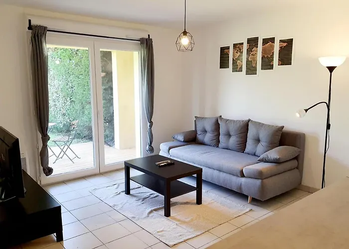 Avec Terrasse Et Jardin Au Calme Proche Bus Metro *