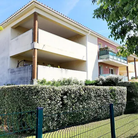 Avec Terrasse Et Jardin Au Calme Proche Bus Metro *