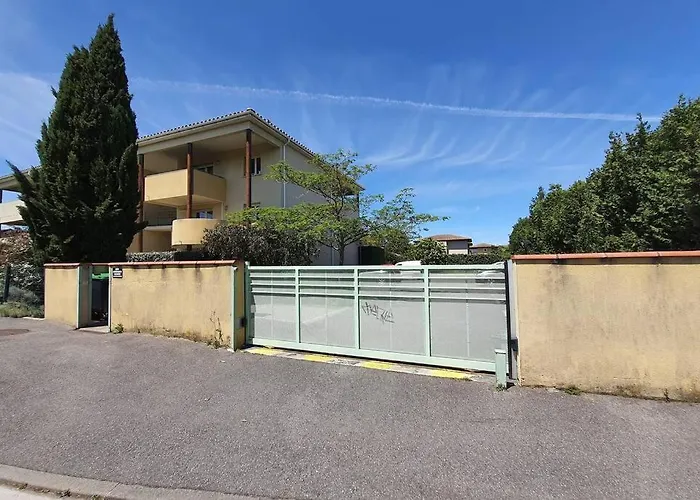 Avec Terrasse Et Jardin Au Calme Proche Bus Metro *