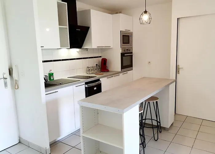 Avec Terrasse Et Jardin Au Calme Proche Bus Metro *