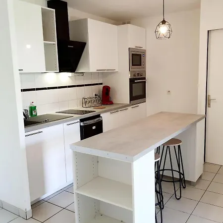 Avec Terrasse Et Jardin Au Calme Proche Bus Metro *